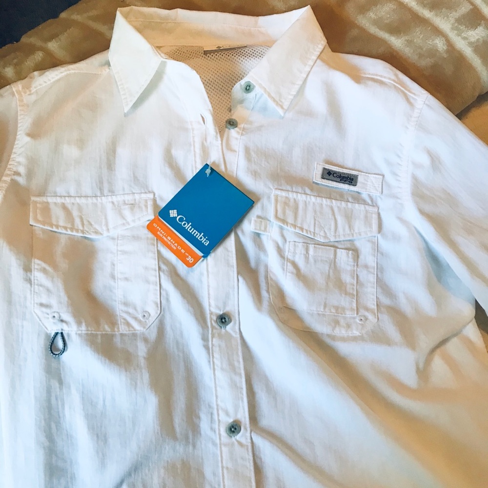 Women’s Columbia PFG. White with button up sleeves